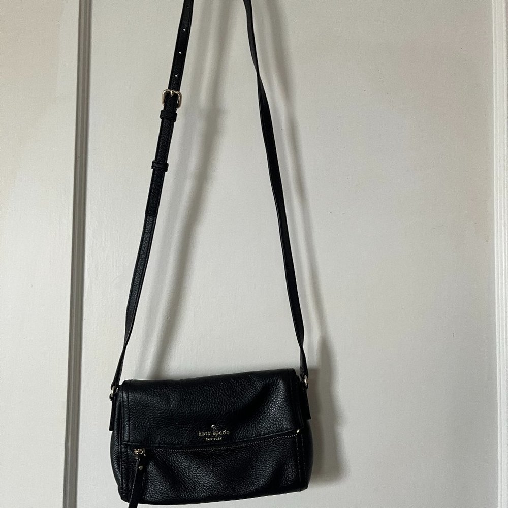 🌟 Kate Spade Small Leather Crossbody - Excellent Condition! 🌟